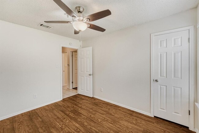 Building Photo - 11922 Meadowfire Dr