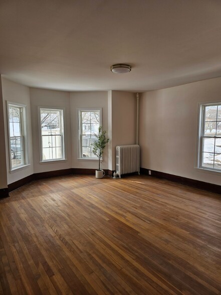 Building Photo - 262 N State St