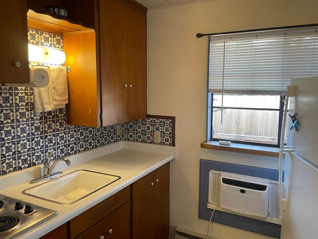 Building Photo - STUDIO APT - ROSE TREE INN, UPTOWN SEDONA-...