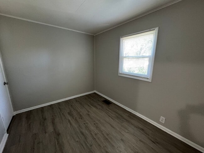 Building Photo - 2453 N Goodlet Ave