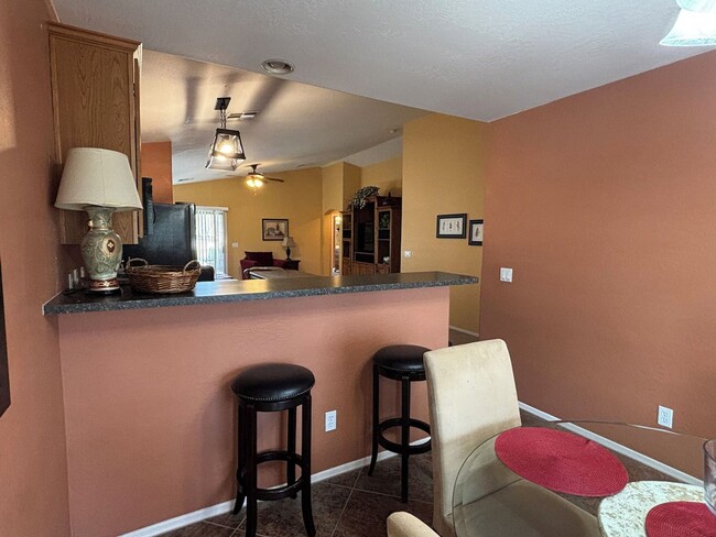 Building Photo - 776 W Fairlane Ct