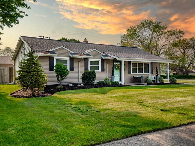 Building Photo - 126 Beachwood Ave