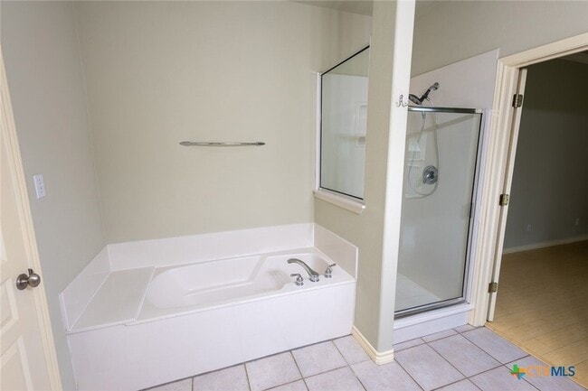 Building Photo - 605 Burleson St