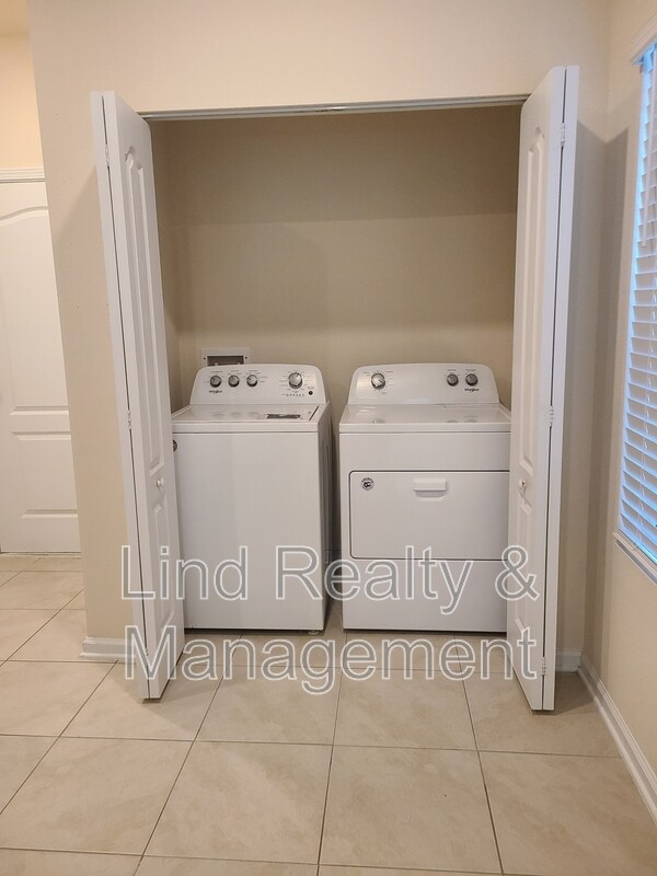 Building Photo - 7737 Legacy Trl