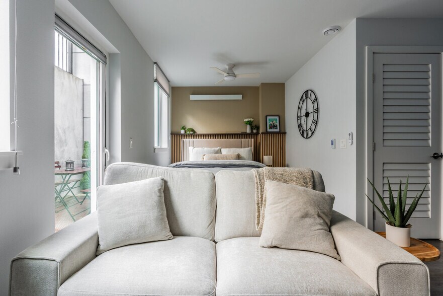 Building Photo - 320 Queen Anne Ave N