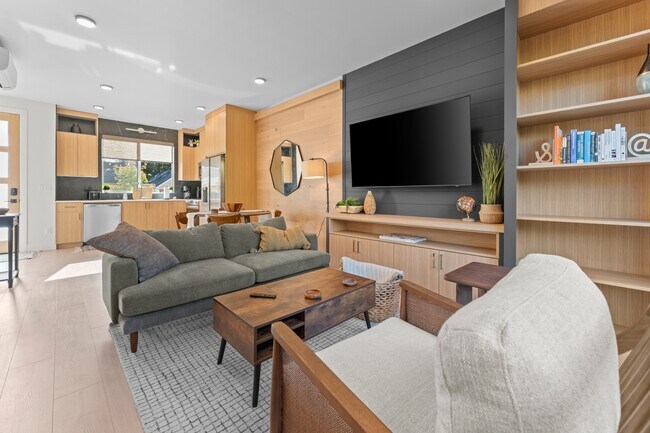 Building Photo - 5175 SE 28th Ave