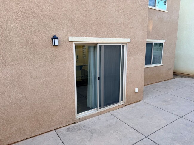 Building Photo - Estrella home for rent!