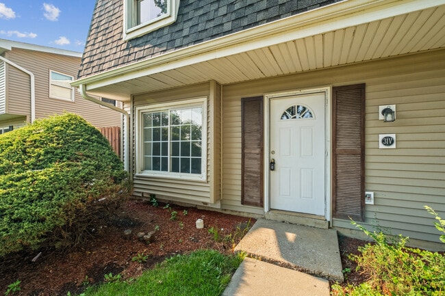 Primary Photo - 31G Fernwood Dr