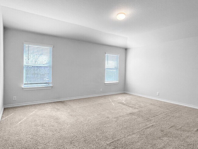 Building Photo - Spacious Valley Ranch 4/2.5 (2,324 SF) w/ Loft/Game Room