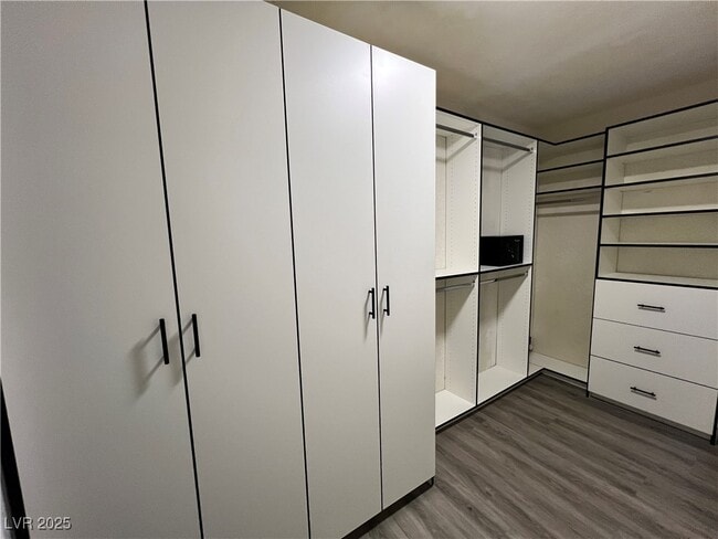 Building Photo - 3140 Hebard Dr