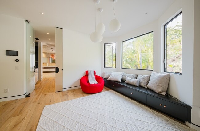 Building Photo - 25879 Chalmers Pl