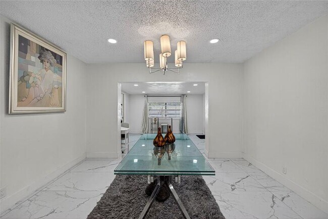 Building Photo - 19621 NW 11th Ct