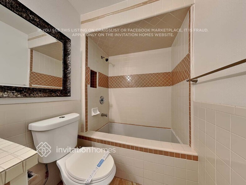 Building Photo - 7443 E Crescent Cir