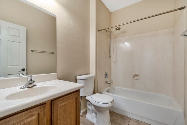 Building Photo - Unique NW Home