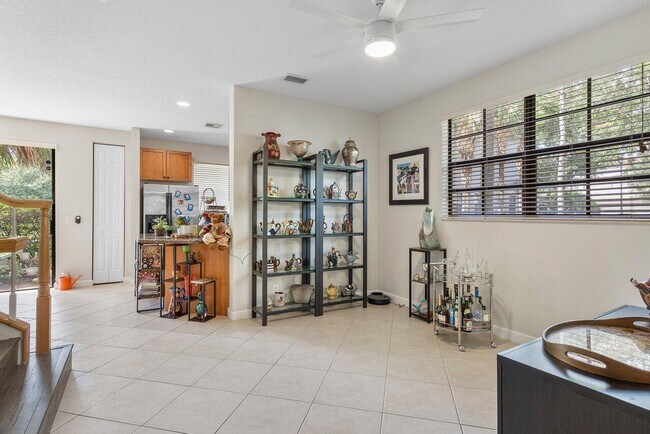 Building Photo - 5056 Astor Cir