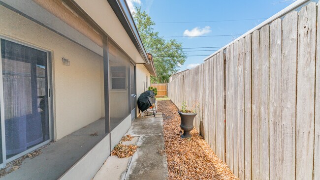 Building Photo - 766 91st Ave N