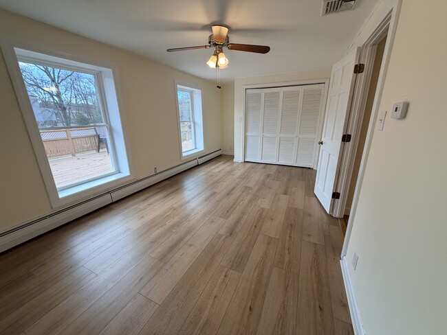 Building Photo - 2450 Foxon Rd