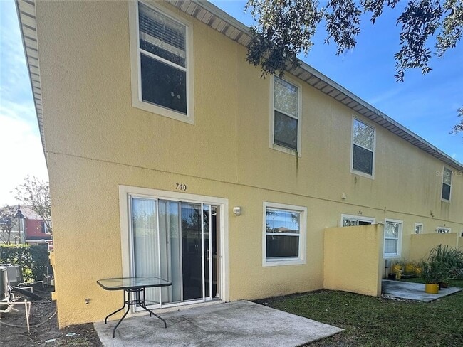 Building Photo - 740 Cresting Oak Cir