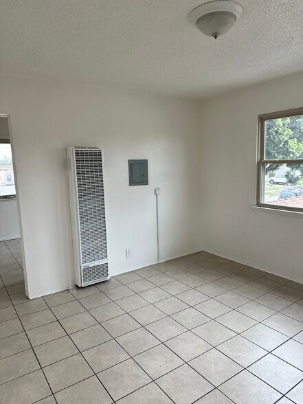 Building Photo - 11946 Rosecrans Ave