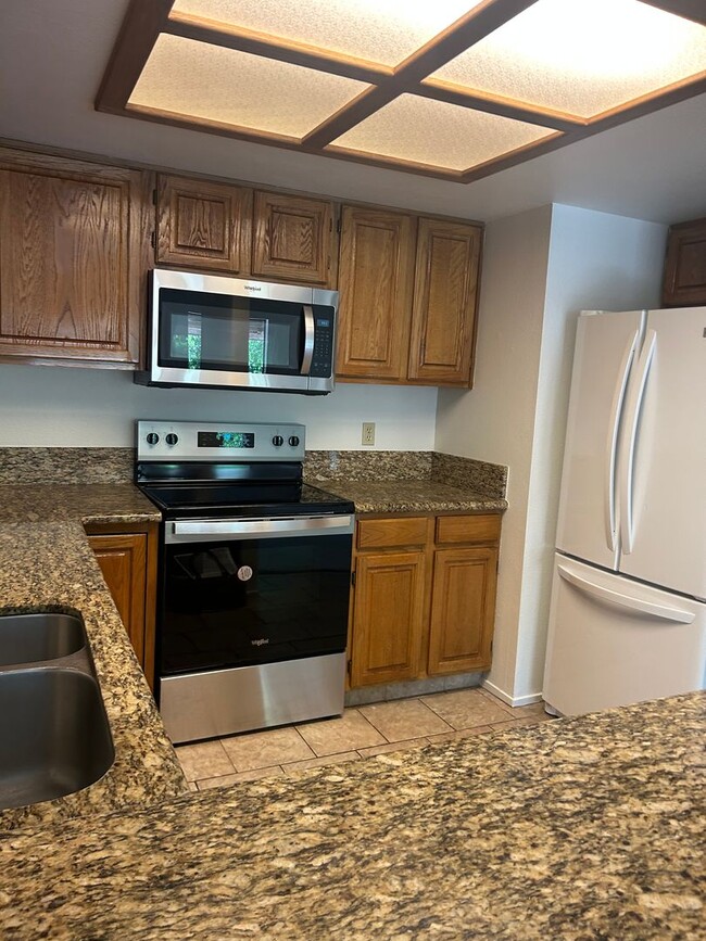 Building Photo - 2875 Idlewild Dr