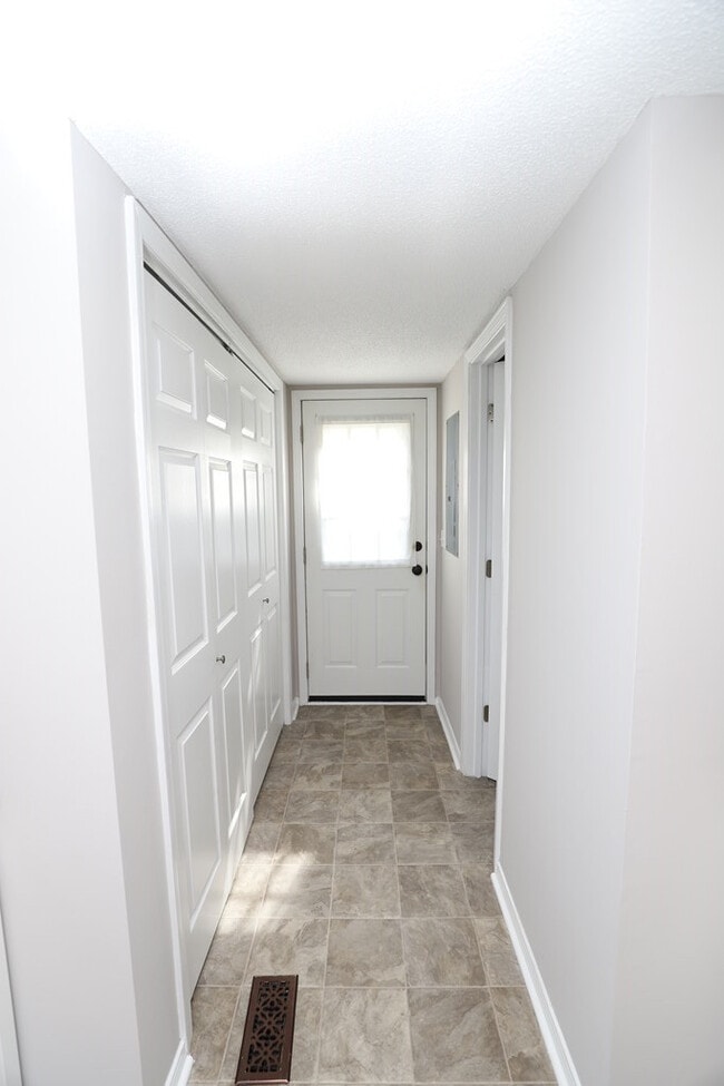 Building Photo - 1910 Lybrand St