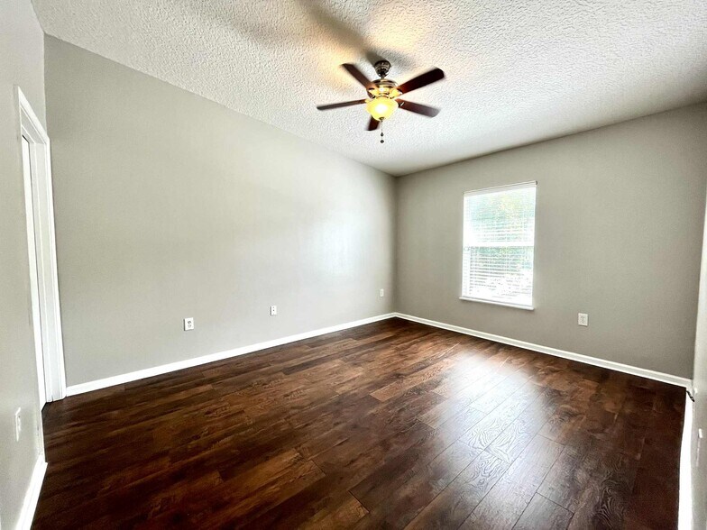 Master bedroom 1 - 2780 Golden Lake Loop
