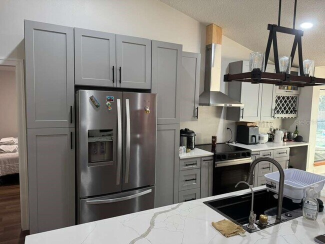 Building Photo - 2045 Jan Lan Blvd