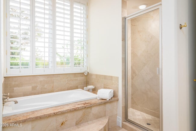 Building Photo - 10754 E Laurel Ln