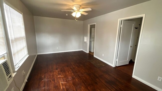 Building Photo - 1 Bed 1 Bath in Midwest City!