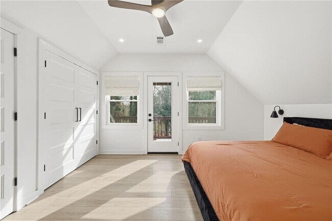 Building Photo - 2130 Cove Trail