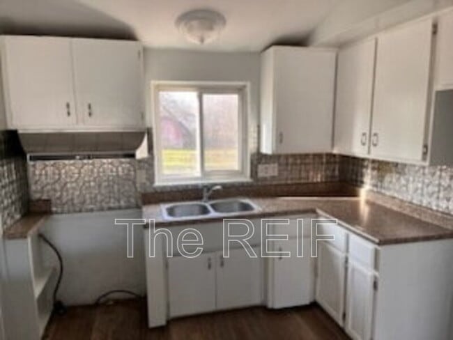 Building Photo - 6223 Cypress Dr
