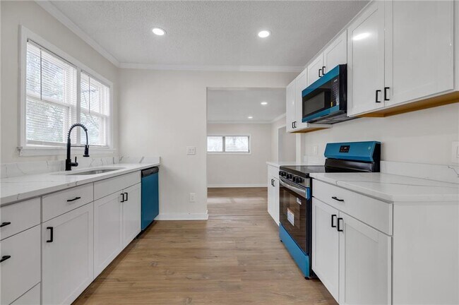 Building Photo - 2060 Baker Rd NW