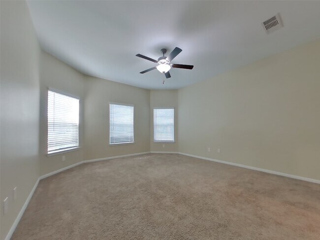 Building Photo - 536 Red Dusk Paint Dr