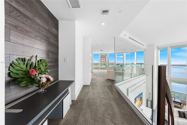 Building Photo - 1643 Brickell Ave