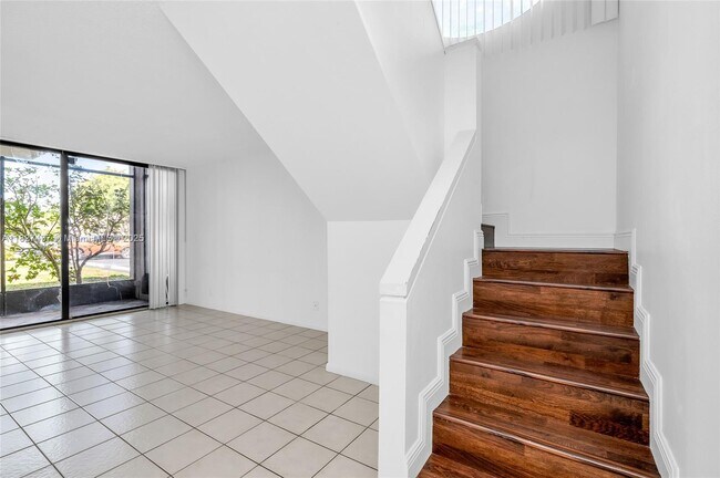 Building Photo - 2821 SW 87th Ave