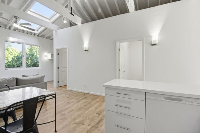 Building Photo - 64 Alejandra Ave