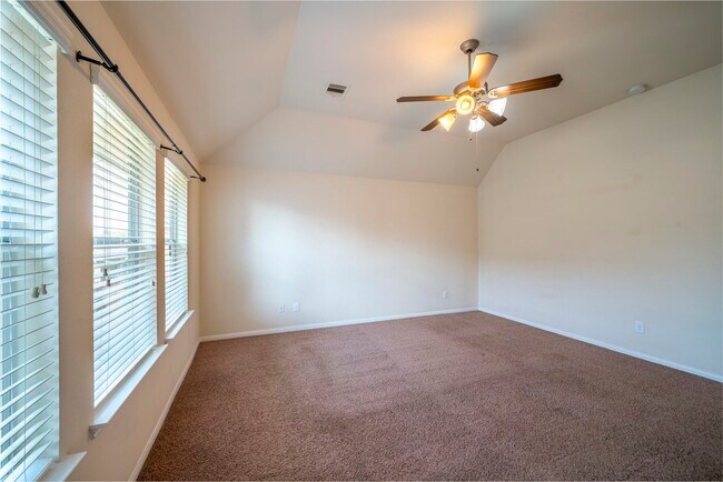 Building Photo - 3906 Waterford Ln