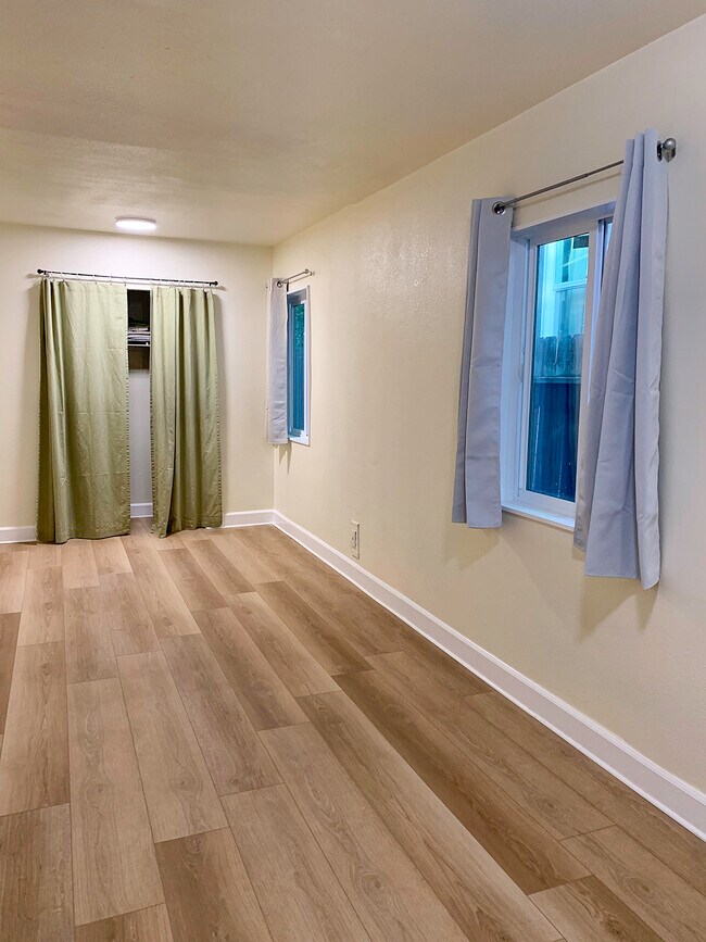 Building Photo - 708 Calvados Ave