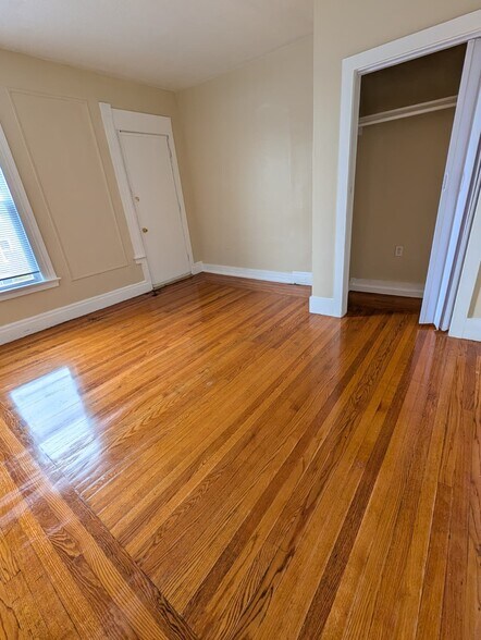 Building Photo - 92 Sylvan Ave