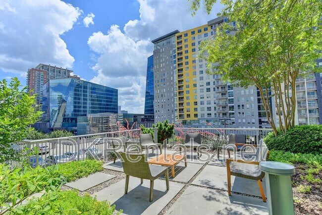 Building Photo - 44 Peachtree Pl NE