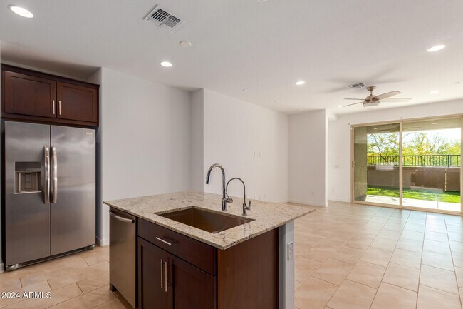 Building Photo - 8911 W Solano Dr
