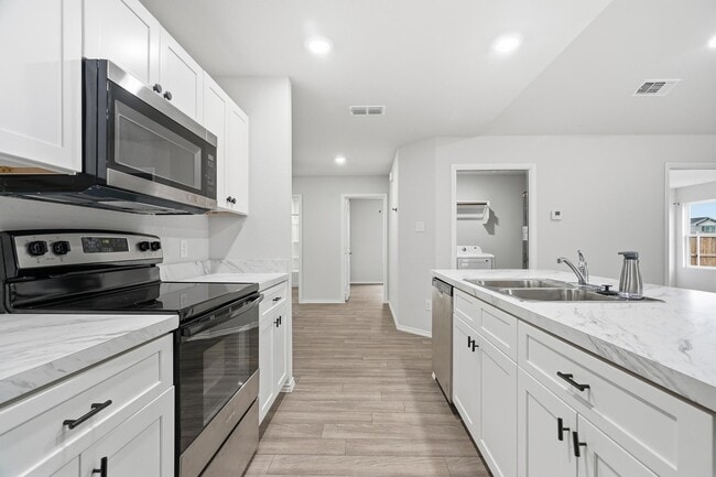 Building Photo - 226 Sage Brush Dr