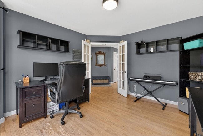 Building Photo - Spacious Stratham Home | Semi-In Ground Pool | Finished Basement | AVAILABLE AUGUST 1st