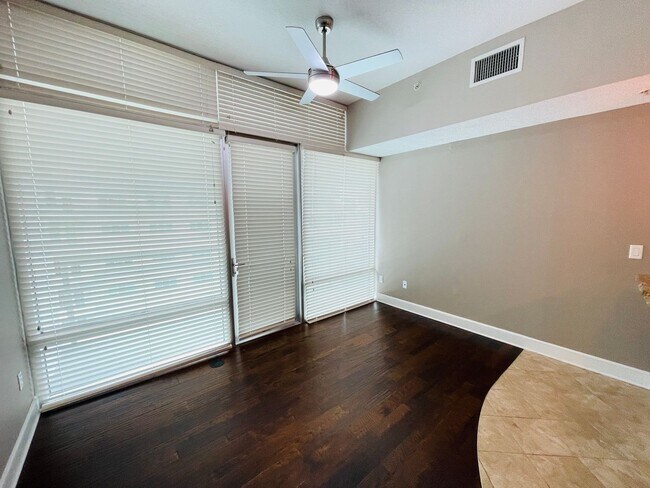 Building Photo - Modern High-Rise Condo in Downtown Orlando...