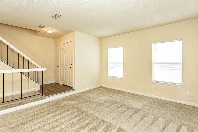 Building Photo - Don't miss the chance to call this Virgini...