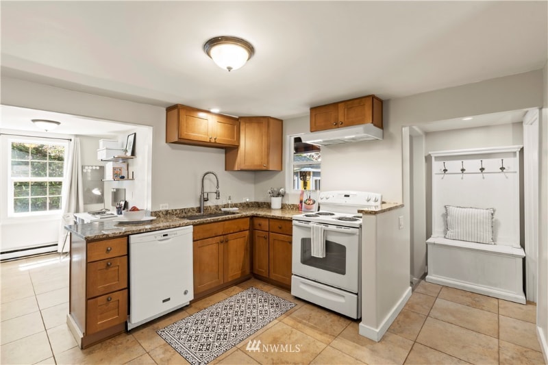 Building Photo - 8129 9th Ave SW