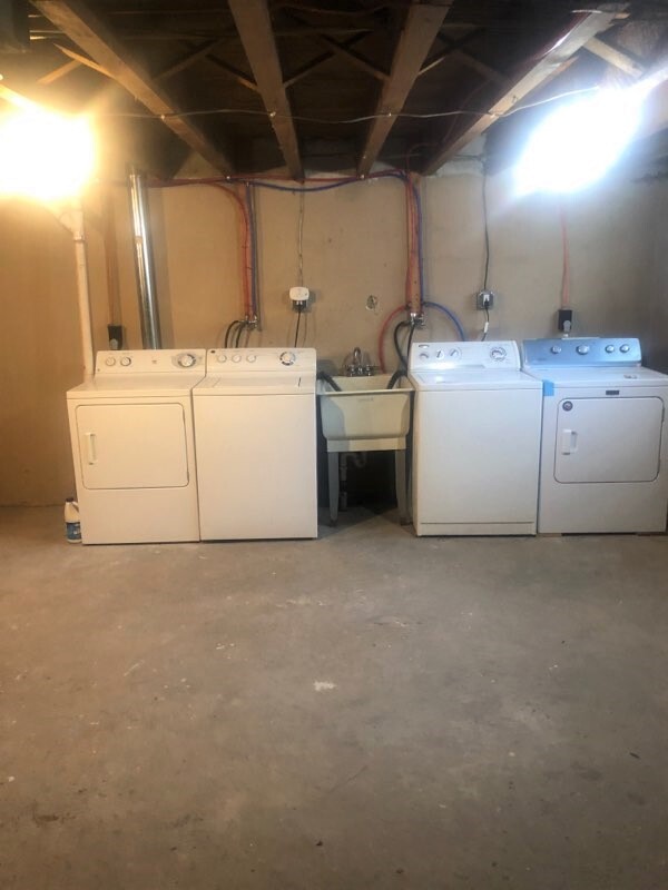 Unit 2 Washer and Dryer - 4944 Saul St