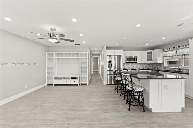 Building Photo - 1020 NW 88th Ave