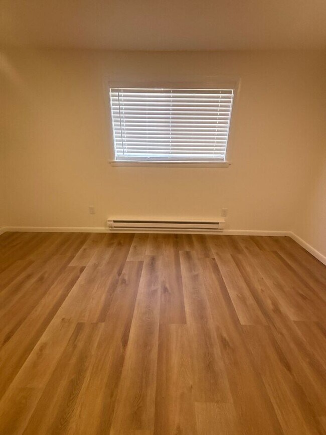 Building Photo - Lots of space and flexibility in a convenient Wheat Ridge Location