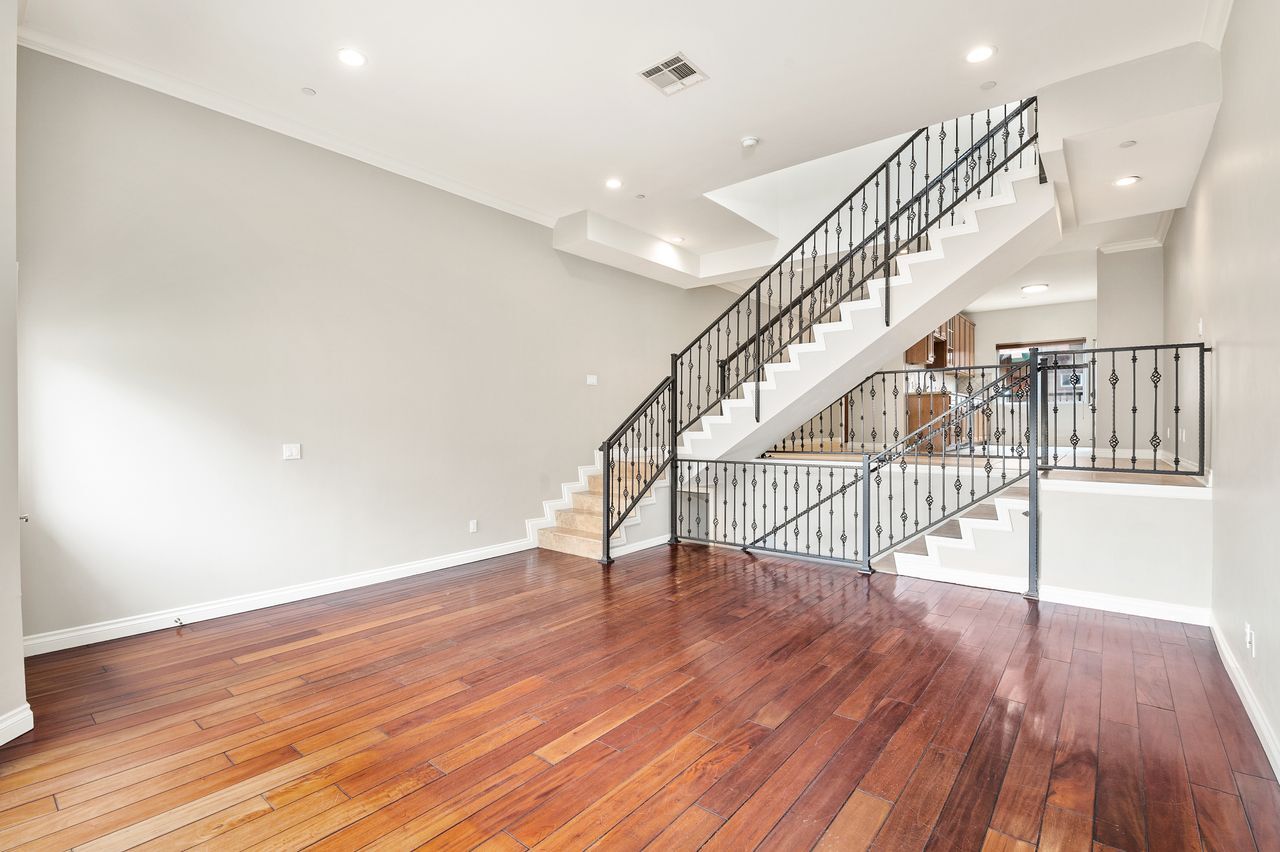 Living Room - 5241 Colodny Dr